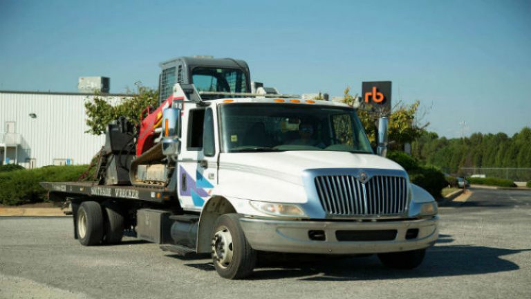 Semi Truck Towing in Atlanta, GA – How to Arrange a Tow